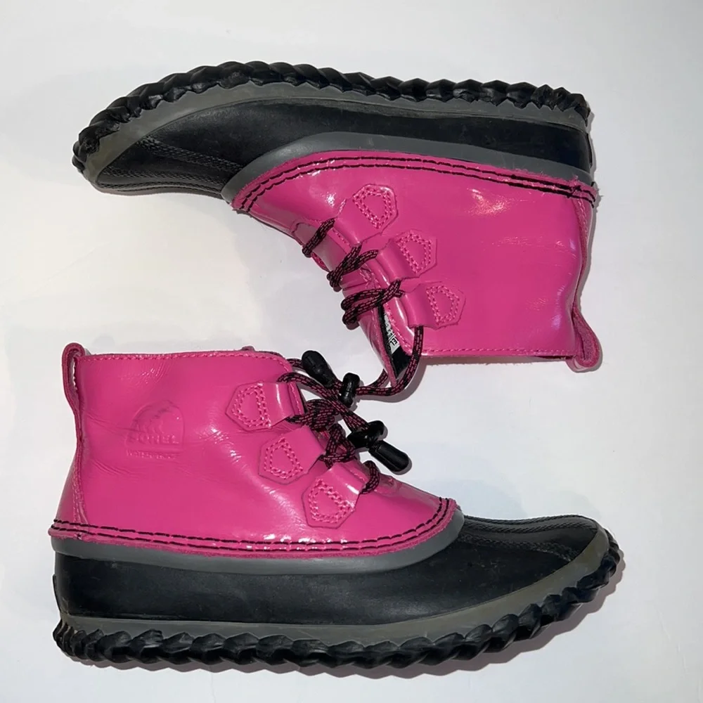 Sorel Pink black out and about rubber duck boots booties girls 3 youth snow